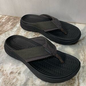 Skechers Men's Arch Fit Motley SD
Rigel Thong Sandals BKCC Size 11
Like New